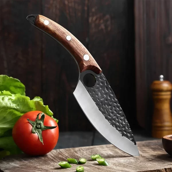 מגוון סכיני שף מקצועיים לחיתוך וקיצוץ בשר ובכלל.