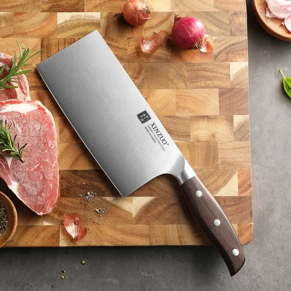 סכין מטבח גדולה לעבודה עם בשר ירקות ובכלל.