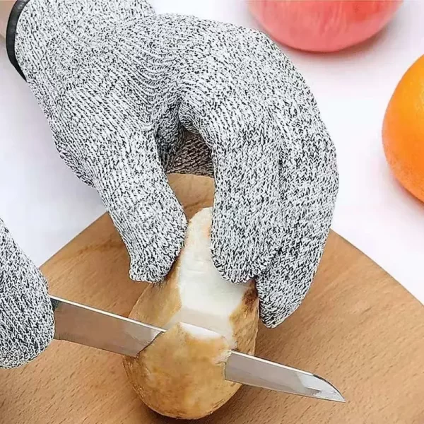 כפפות להגנה מחיתוך הידיים במטבח. מאפשרות לבצע חיתוך ירקות בשר וכדומה בביטחון מושלם