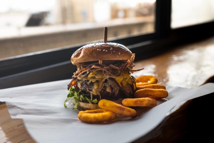 מסעדת – The Burger Place – מג’דל שמס – המבורגריה