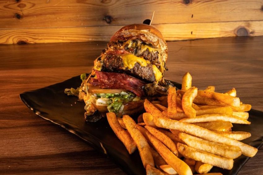 מסעדת – The Burger Place – מג’דל שמס – המבורגריה